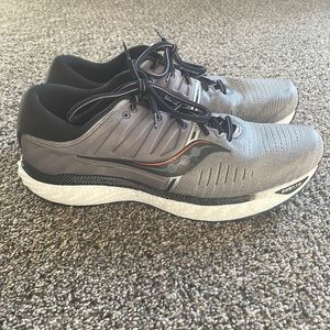 Saucony Hurricane 22 - Grey/Black - Size 15 W